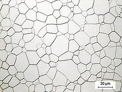 Transparent optical ceramic - Zoom x50 - CILAS.JPG