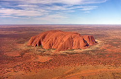 Vue aérienne d'Uluru.