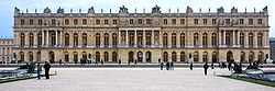 Versailles-FacadeJardin.jpg
