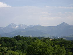 Pic du Midi de Bigorre à gauche et pic du Montaigu à droite