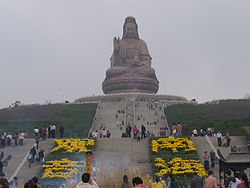 Statue d'Avalokiteshvara au sommet du mont Xiqiao