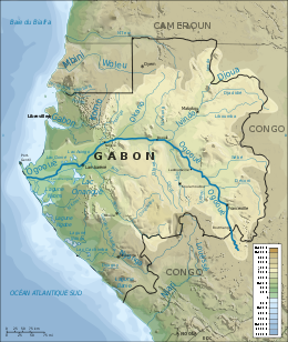 Carte du Gabon. Au nord-est, l'Ivindo descend du nord-est (Congo) vers le sud-ouest pour rejoindre le fleuve Ogooué.
