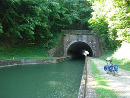 Tunnel Saint-Aignan : le canal des Ardennes est en fait une dérivation des eaux de la Bar.
