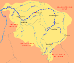 Carte des principaux cours d'eau du bassin du Tchoulym. Au centre-nord, le Tchet ( ici en russe Чеmь ) fait une large boucle à concavité sud, qui s'inscrit dans celle du Tchoulym.