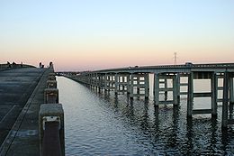 L'Interstate 95 au-dessus du lac Marion.