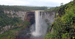 Vue générale des chutes.