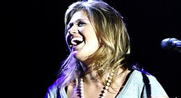 Kelly Clarkson en concert à Sudbury, au Canada en 2011.