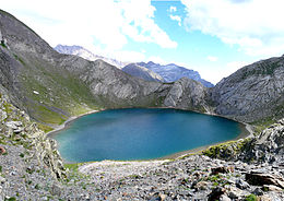 Le lac de la Bernatoire en juillet