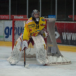 Accéder aux informations sur cette image nommée Martin Zerzuben, Lausanne Hockey Club - HC Sierre, 20.01.2010.jpg.