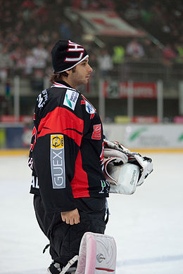 Accéder aux informations sur cette image nommée Gianluca Mona, Lausanne Hockey Club - HC Sierre, 20.01.2010-2.jpg.