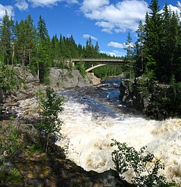 Cascade de l'Oreälven, à 44 km au nord d'Orsa