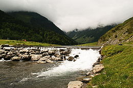 Outfall from Lac d'Estaing.jpg