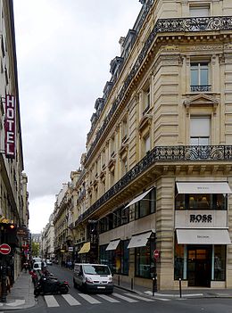 Rue Daunou vue de l'avenue de l'Opéra.