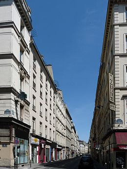 Vue de la rue Bleue en direction de l'est, prise à son intersection avec la rue de Trévise.