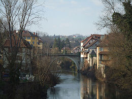 Pont sur le Guiers entre les deux villes de  Pont-de-Beauvoisin.
