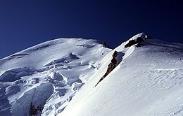 Le refuge Vallot et l'arête sommitale du mont Blanc