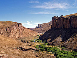 La vallée du Río Pinturas près de la ville de Perito Moreno