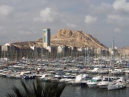 Alicante / Alacant : le port et le Château de Santa Bárbara