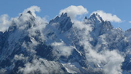 Aiguilles de Chamonix enneigées