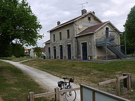 L'ancien bâtiment voyageurs de la gare.
