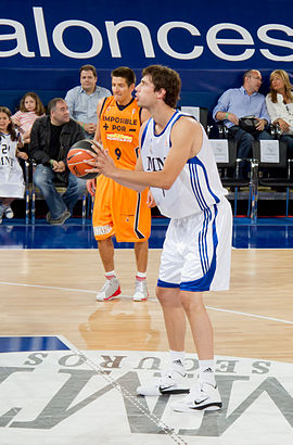 Ante Tomić - Tiro libre-Free throw - Real Madrid.jpg