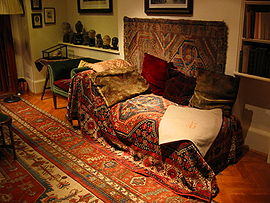 Freud Sofa.JPG