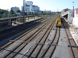 La gare avec ses 8 voies et son quai central.