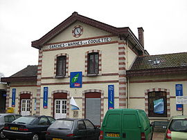 Le bâtiment voyageurs de la gare.