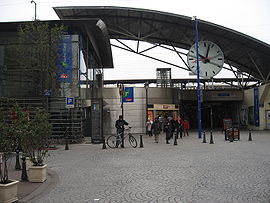 Entrée principale de la gare.