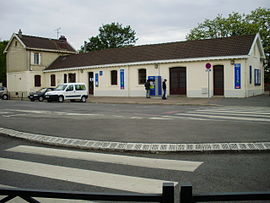 Le bâtiment-voyageurs de la gare.