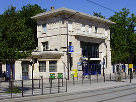 Entrée de la gare sur le boulevard Jourdan