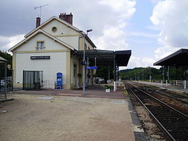 Gare de La Ferté-Milon, bâtiment et quais