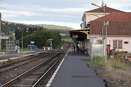 Vue des quais en direction de Nîmes.