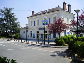 Bâtiment de la gare, vu depuis la place de la Gare