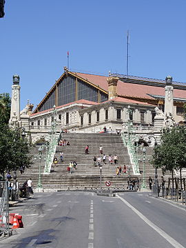 La gare Saint-Charles vue depuis le boulevard d'Athènes