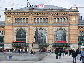 Hannover Hauptbahnhof Vorplatz.jpg