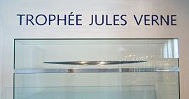 Le trophée exposé au Musée de la marine à Paris