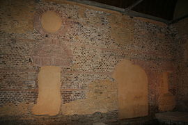Mur intérieur des thermes d'Entrammes