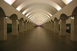 Quai de la station de métro Lesnaïa.