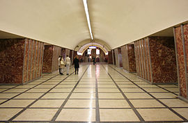 Quai de la station de métro Moskovskie Vorota.