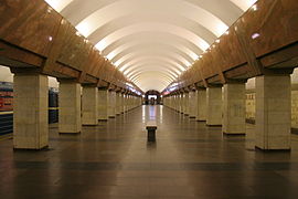 Quai de la station de métro Proletarskaïa.