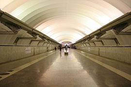 Quai de la station de métro Tchkalovskaïa.