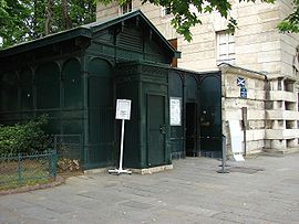Paris Catacombs Entrance.jpg
