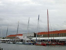 Des multicoques dans le port du Havre