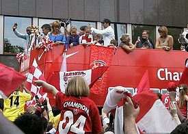 Arsenal open top bus parade 2004.jpg