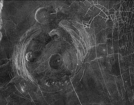 Image radar de Fotla Corona obtenue par la sonde Magella en janvier 1991.