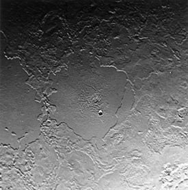 Ruach Planitia vue par Voyager 2 le 25 août 1989.[1]