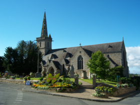 L'église de Pommerit-le-Vicomte et l'if millénaire