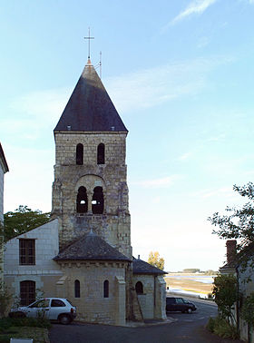 Clocher et abside de l'église.
