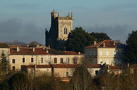 Le village et l'église de Lamontjoie.